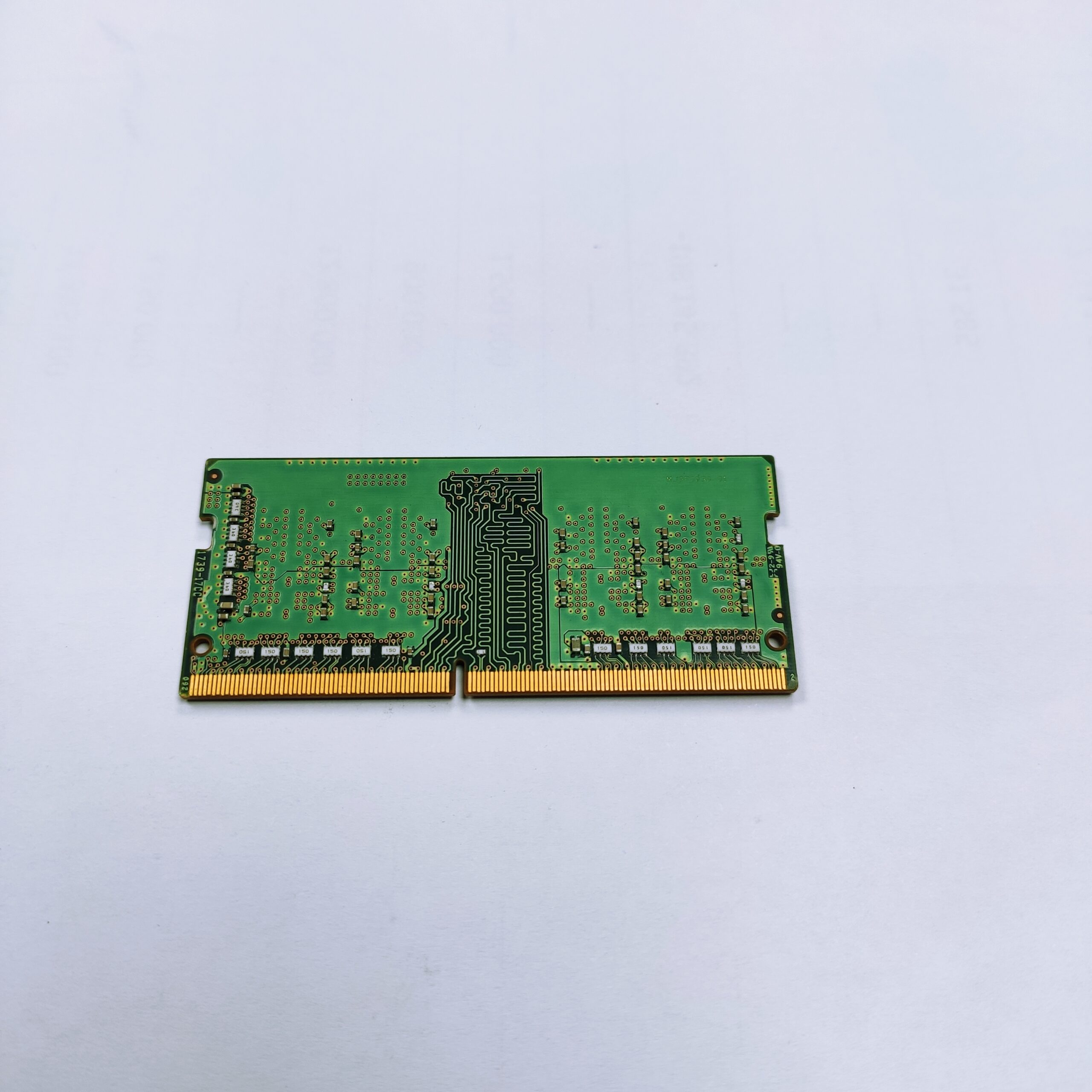 رم لپ تاپ اس کی هاینیکس 4GB مدل DDR4 باس 2400TMHZ (1) رم لپ تاپ اس کی هاینیکس 4GB مدل DDR4 باس 2400TMHZ